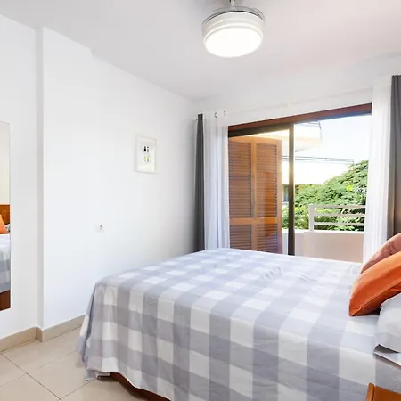 Home2book Serene & Pool, Escape * アデヘ