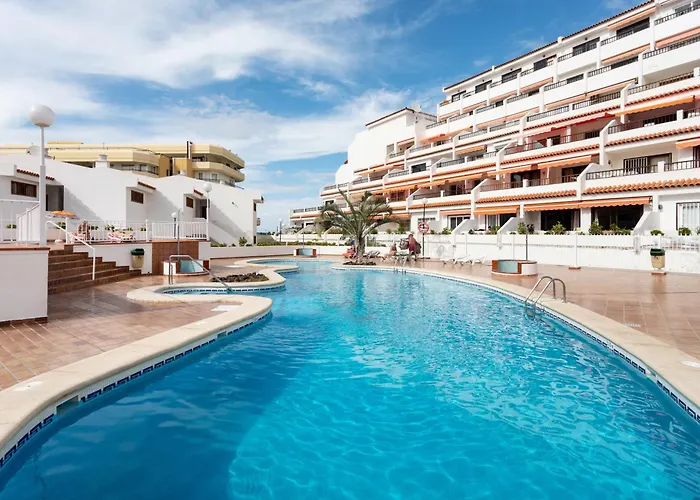 Appartement Home2book Serene & Pool, Escape *